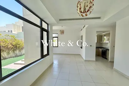 AVAILABLE NOW | MAID + STUDY | LANDSCAPED GARDEN