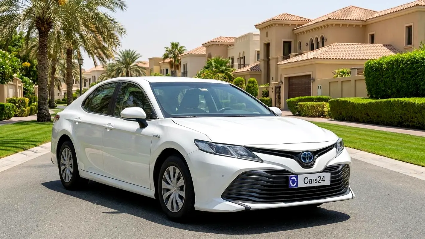 Toyota Camry 2020 — photo 1 of 13