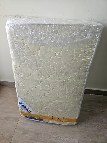 Single mattress (wrapped) -great condition. 3 fold mattress. Fixed price no bargain. Serious buyers