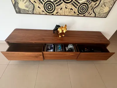 Tv consloe