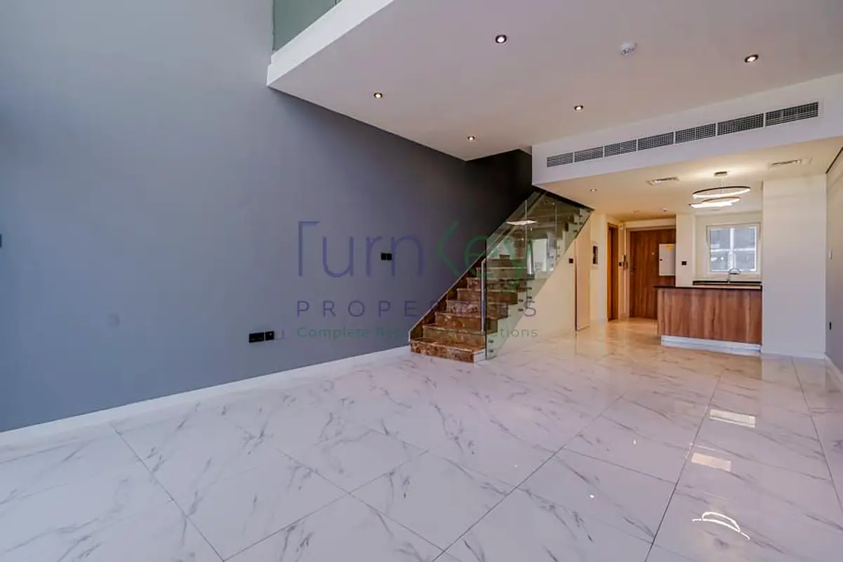 Modern 2BR Villa | Rukan 3 | Courtyard & Balcony