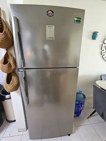 Refrigerator for Sale – AED 700Selling a refrigerator in excellent working condition. Clean, well-m