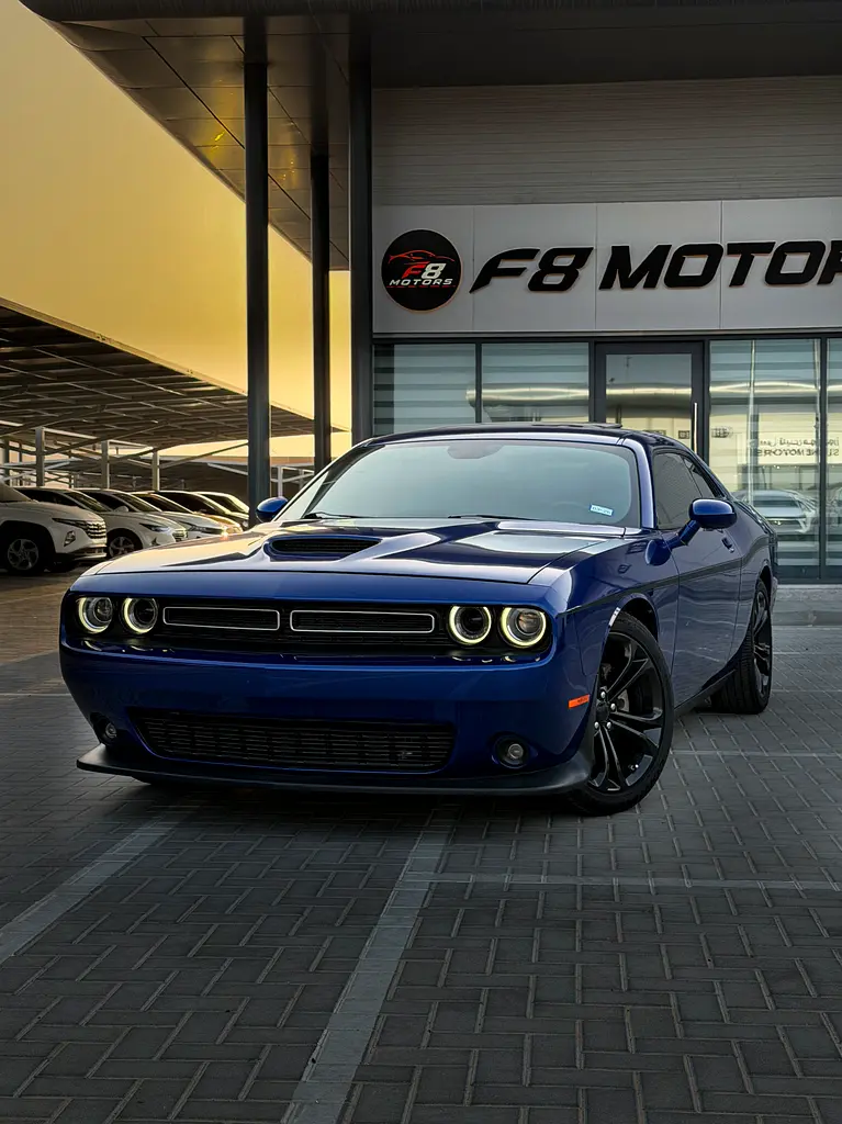 Dodge Challenger 2022 — photo 1 of 17