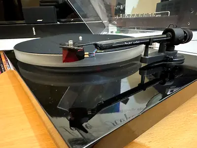 Pro-Ject Debut Carbon Esprit SB. Turntable