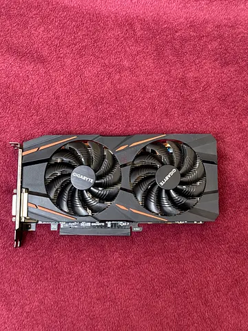 Rx 570 8gb graphics card from amd in excellent condition benchmark tested very good preforme in game