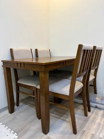 Solid Wood Dining Table with 4 Upholstered Chairs - Perfect condition