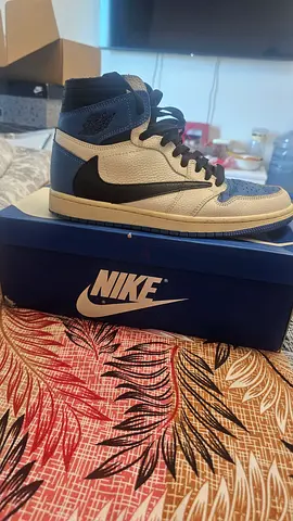 Nike Air Jordan 1 High Travis scott, lightly used, size UK 8.5