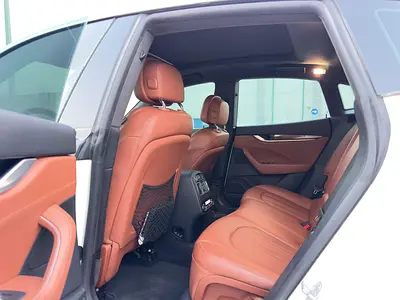صورة 7 لـ 2016 Maserati LEVANTE