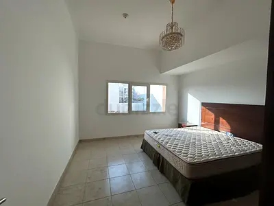 Full bedroom Set for Sale - Bed, side table, mirror