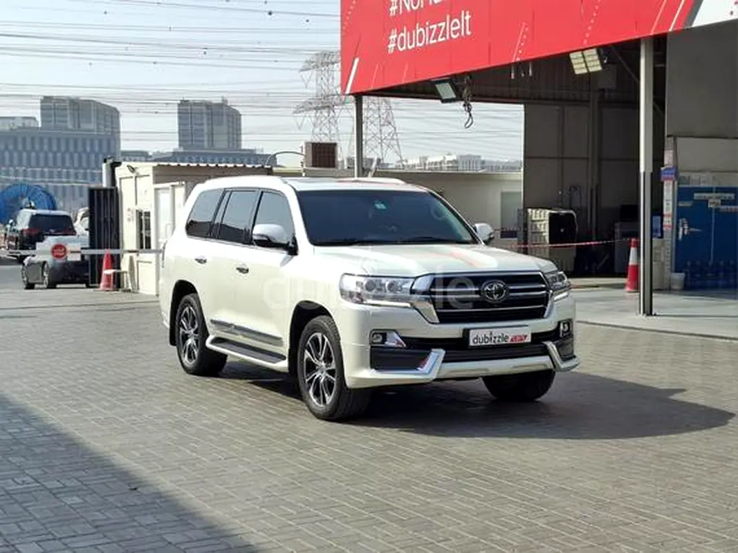 Toyota Land Cruiser 2021 — photo 1 of 13