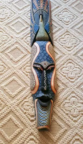 Hand-painted Aboriginal-style Wooden Mask — Decorative Tribal Wall Art