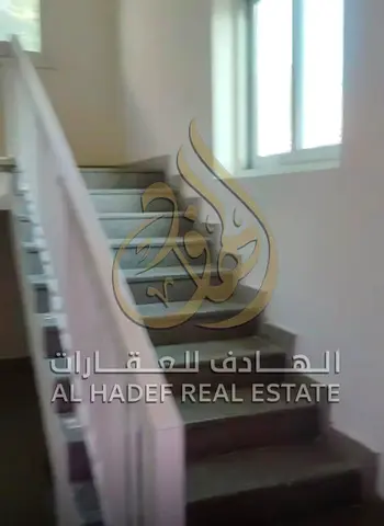 نصف فيلا 🏡 **للإيجار السنوي | نصف فيلا في القوز – الشارقة** • نصف فيلا بموقع مميز في منطقة القوز، مناسبة للعائلات الباحثة عن الهدوء والمساحات الواسع
