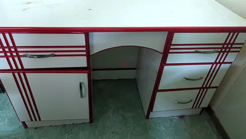 Dressing table