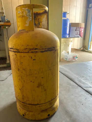 Cylinder yellow lpg