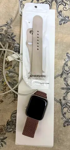 Apple series 8 mint condition wd box charger Huwai GT 4 mint condition with box