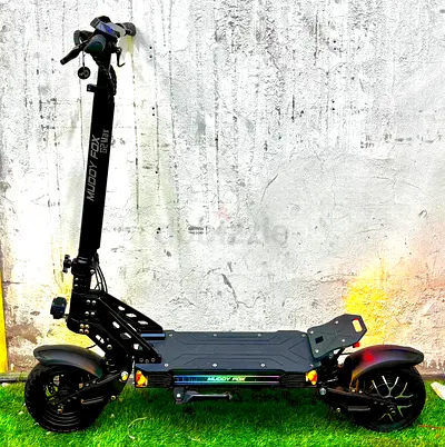 Muddy Fox G2 Max electric scooter features a 1000W motor and a 48V 18Ah battery