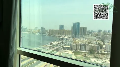 شقة مفروشة للإيجار في "أورينت تاورز" (غرفة وصالة) مع موقف سيارات وإطلالة على البحر - 35,000 فقط.