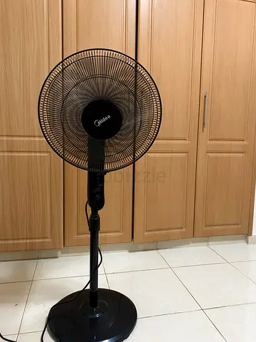 Midea Black Pedestal Stand Fan - Good Working Condition