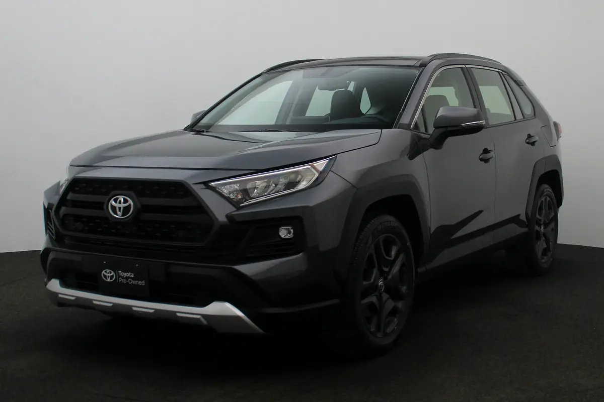 Toyota Rav 4 2023 — photo 1 of 19