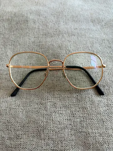 Women’s Ray-Ban Rose Gold Aviator frame
