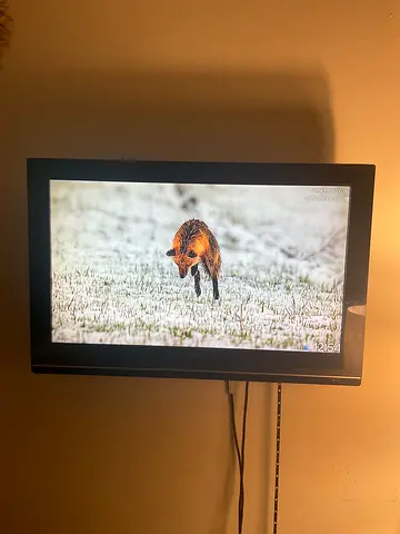 Hitachi 32-inch LCD TV (Made in Japan)