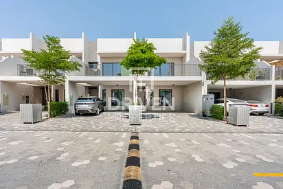 Exclusive Unit | Near Metro | Prime Location