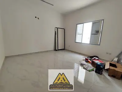 فرصة مميزة لاستئجار فيلا جديدة بالكامل، تُطرح لأول ساكن، في موقع حيوي بمنطقة الروضة 2 في عجمان، وتناسب الاستخدام السكني أو التجاري، مع تصميم عصري ومسا