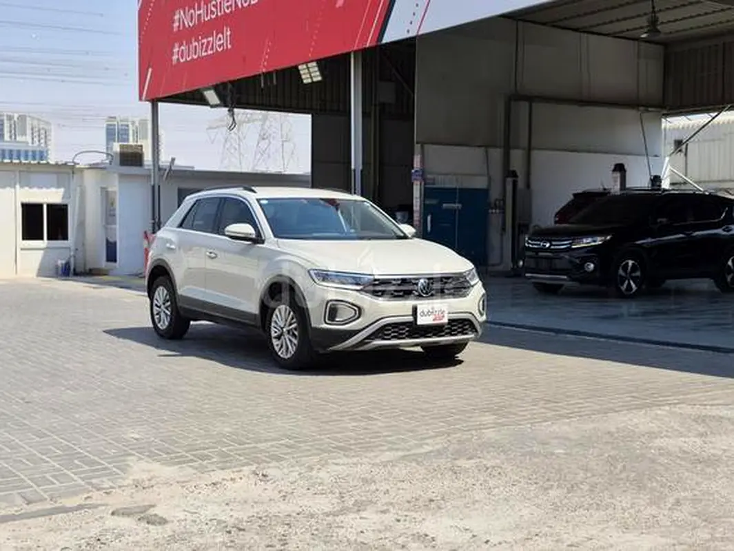 Volkswagen T-Roc 2022 — photo 1 of 12