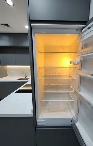 Siemens Built-in Fridge with Bottom Freezer – Premium German Quality