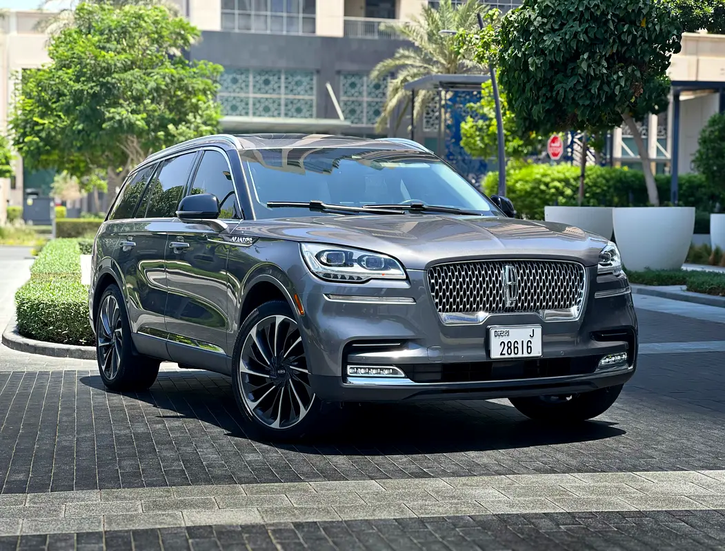 Lincoln Aviator 2022 — photo 1 of 18