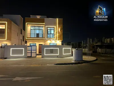 A distinctive villa with a large plot of land on the corner of two streets, featuring 6 rooms and a roof terrace.