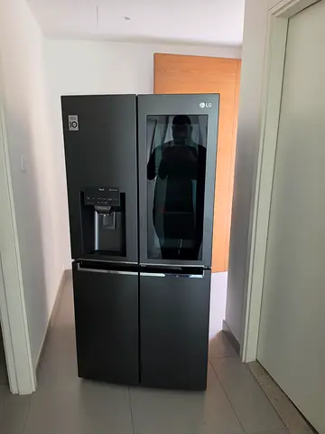 LG InstaVeiw French Door Refrigerator with Water Dispenser - Black, Excellent Condition