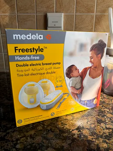 Medela Freestyle Double Electric Breast Pump - Hands-free (Boxed)