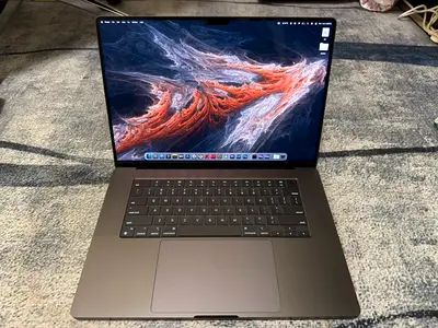 MacBook m4 pro 16inch 24gb 512gb