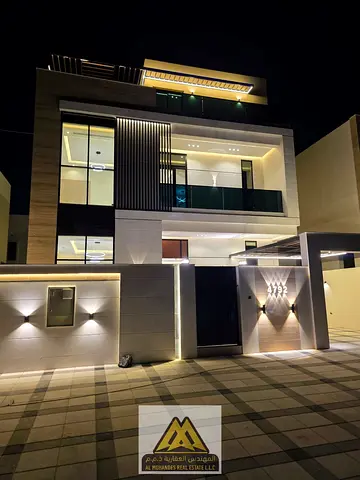 Two floors + roof 5 bedrooms Private pool