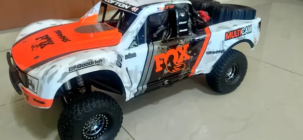 Traxxas Unlimited Dessert Racer