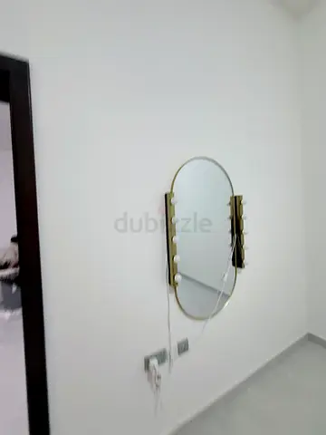 Oval Wall Mirror with Hollywood Vanity Lights