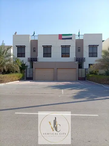فيلا فاخرة للإيجار في مدينة شخبوط – 4 غرف نوم