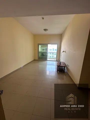 A golden opportunity: a spacious, premium apartment featuring three bedrooms, a living room, and a