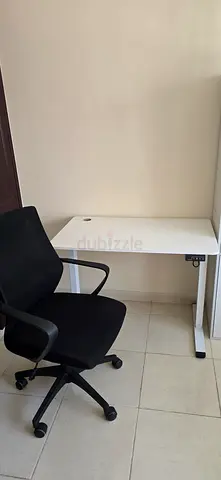 Basic white office desk with black swivel chair - good condition