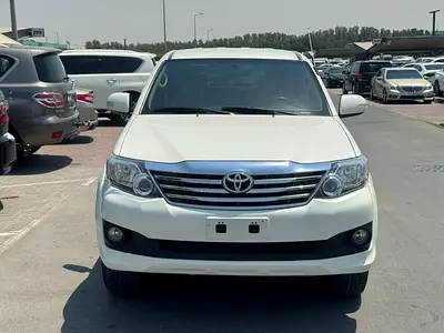Toyota fortuner 2015 TRD white color GCC calen car