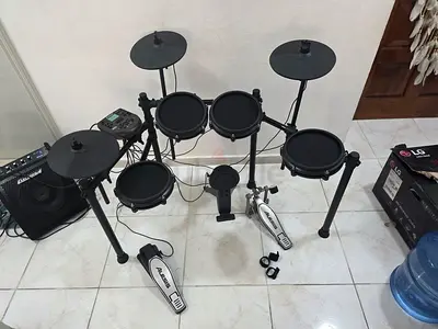 ALESIS NITRO DRUMS
