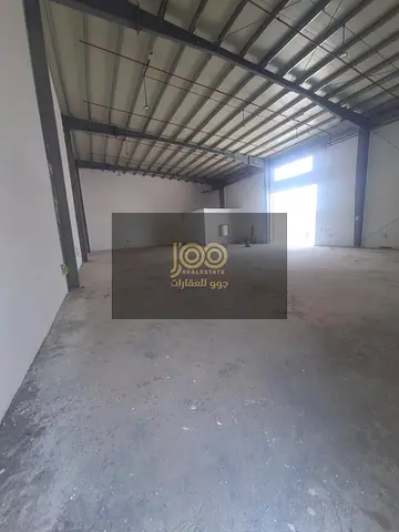 مستودع للإيجار 3300 قدم في ام القيوين
