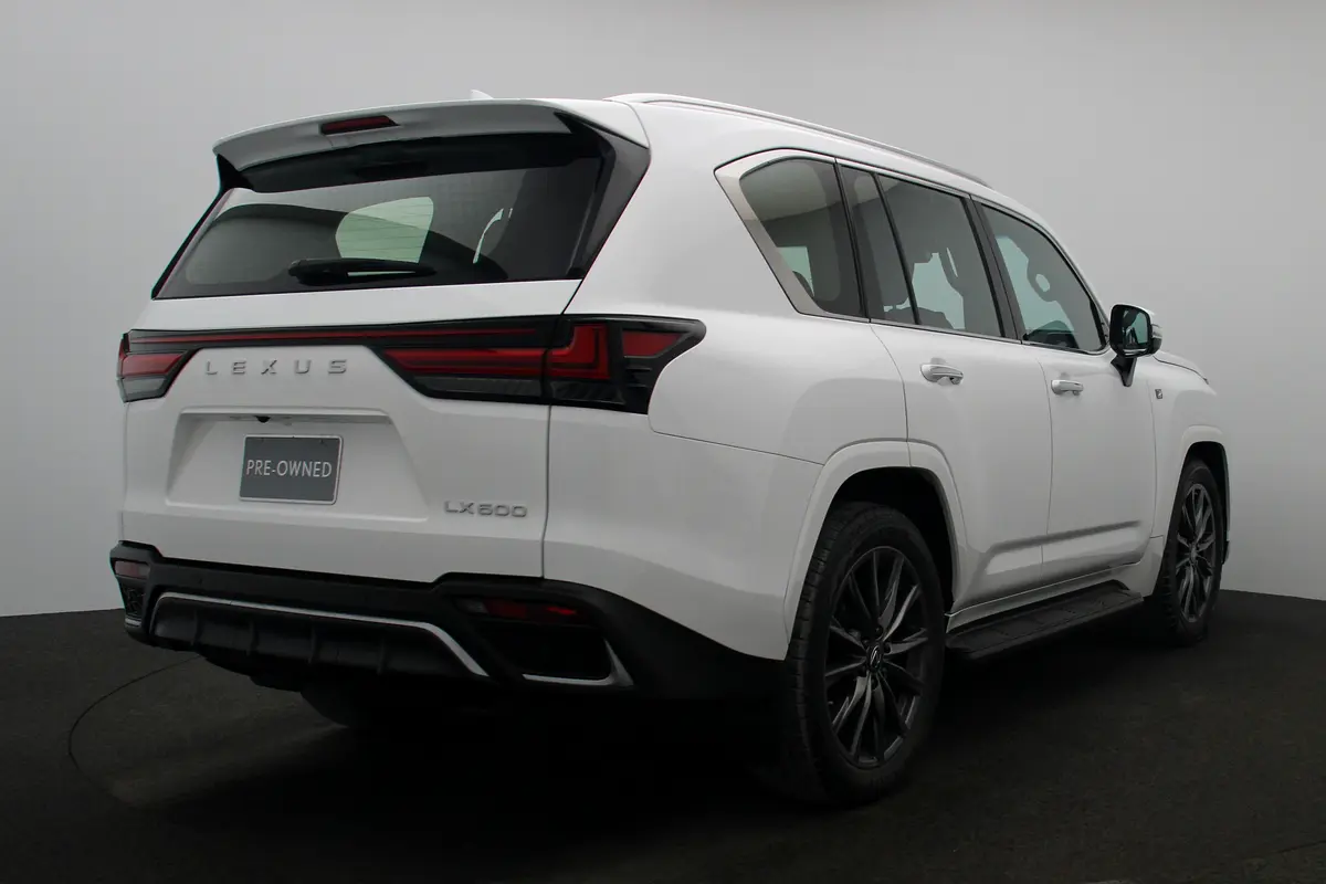 Lexus LX-Series 2023
