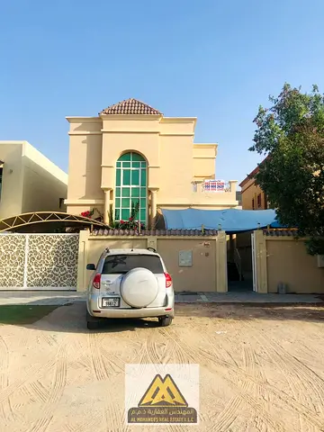 5 غرف نوم مجلس حوش كبير المساحة: 5,000 قدم مربع