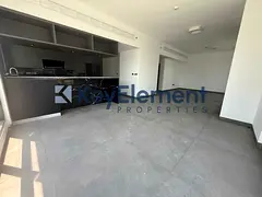 Penthouse l Vacant l Close to park