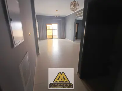 موقع مميز | من أكبر المساحات | بلكونة | موزع كبير | تكييف مركزي | صيانة مجانية على المالك | موقع راقٍ | قريب من جميع الخدمات | سكن مريح | مناسب للعائل