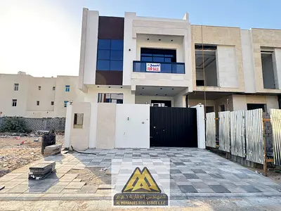 أول ساكن تاون هاوس مكون من 3 طوابق ورووف 5 غرف نوم ماستر مجلس واسع صالة معيشة مطبخ تشطيبات حديثة جاهز للسكن
