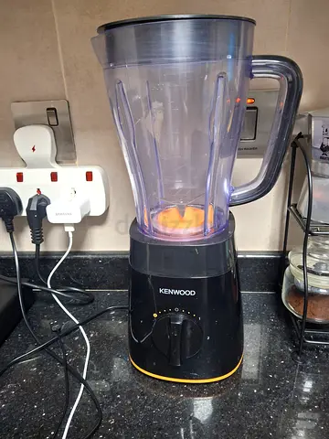 Kenwood countertop blender - good working condition