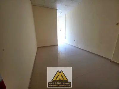 فرصة مميزة للإيجار في منطقة الروضة 2، استوديو بتصميم عملي ومريح مع مطبخ شبه منفصل وتكييف اسبليت، شامل الفواتير، في موقع حيوي قريب من جميع الخدمات.